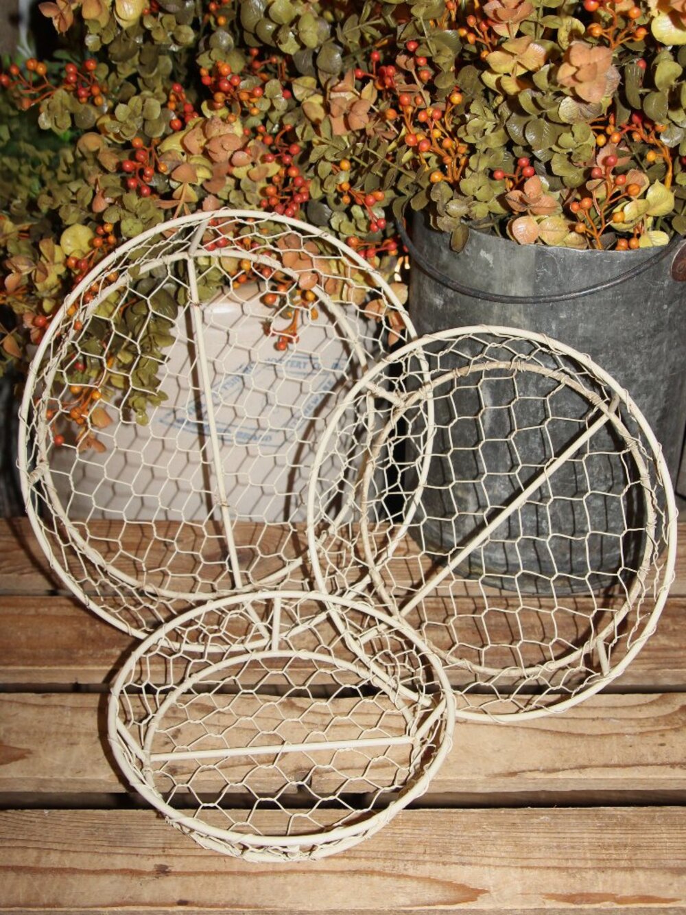 NEW Rustic French Country Farmhouse Cream Chicken Wire Basket Dish Tray Set
